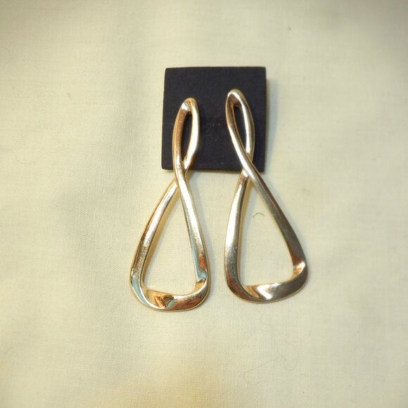 Sopicated, Smart ~~~ Pierced EAR RINGS ~~~ - Picture 1 of 1